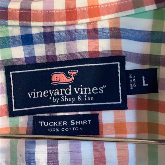 2x vineyard vines shirts - Picture 2 of 4